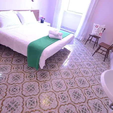 Cathrine Hotel 2*