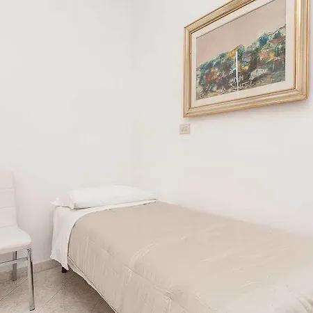 Guest house Apartop 3*