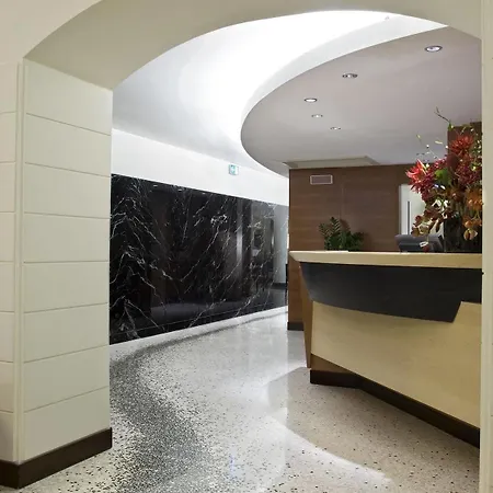 Memphis Hotell 4*