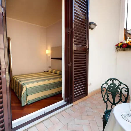 Memphis Hotell 4*