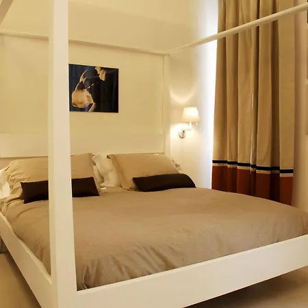 Pantheon 2 Bed & Breakfast 2*