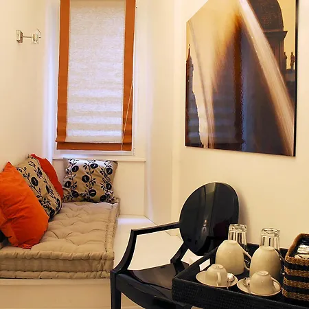 Pantheon 2 Bed & Breakfast 2*