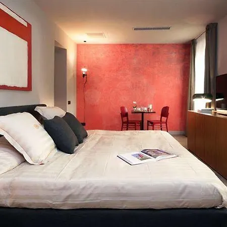 Down Town - Domus Collection Rome