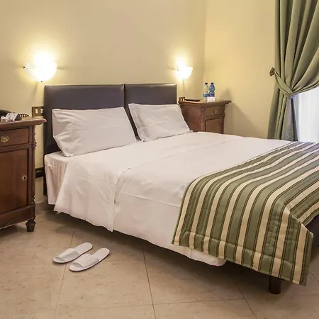 Hotel Regina Giovanna Rome