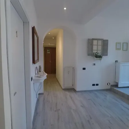Julius Caesar 183 Guest house
