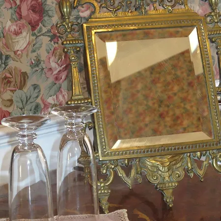 Relais Teatro Argentina Bed & Breakfast