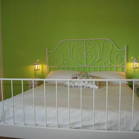 At Bed & Breakfast 2*