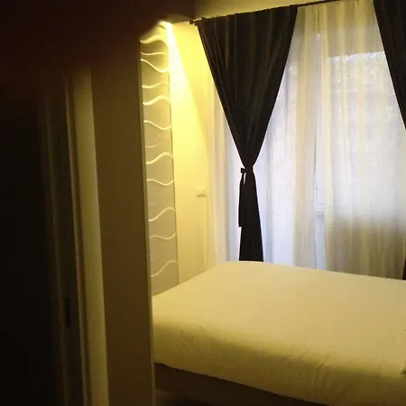 Bed & Breakfast Living 2*