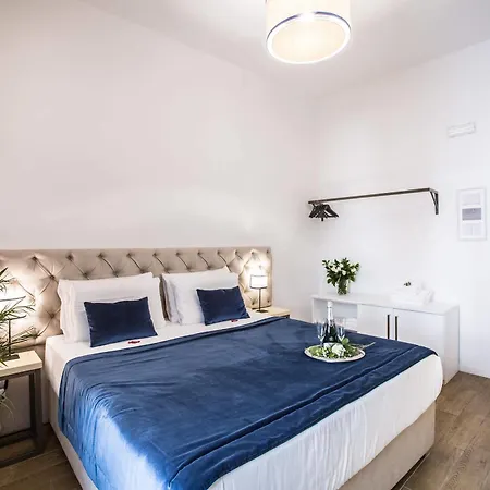 Chic & Town Luxury 2* Rome