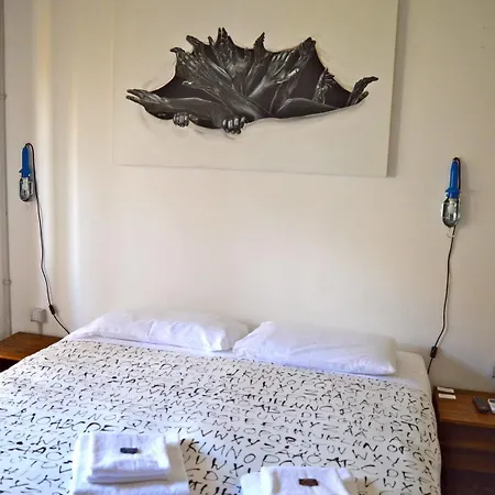 Bed & Breakfast Art & Industry