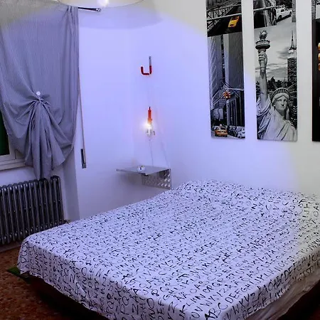 Bed & Breakfast Art & Industry