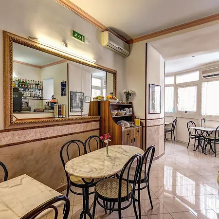 Giuliana Hotel 2*