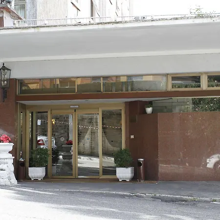 Lh Grand Hermitage 4* Roma