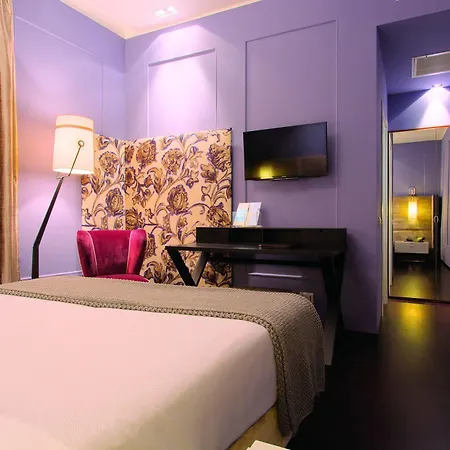 מלון Stendhal Luxury 4*