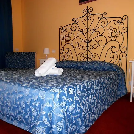Hotel Rona 2*
