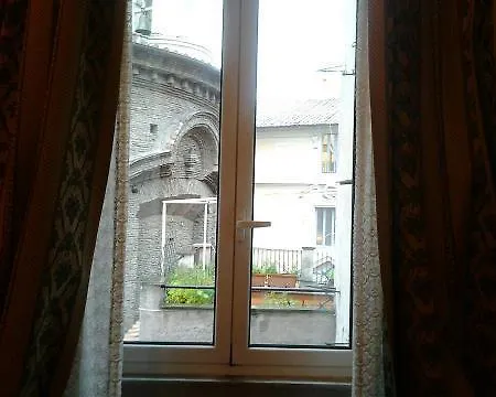 Piccolo Di Piazza Di Spagna בית הארחה רומא