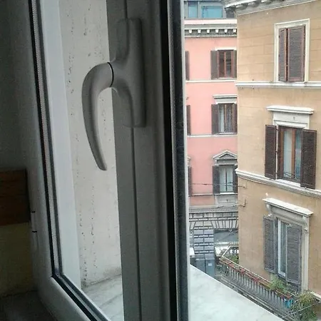 Piccolo Di Piazza Di Spagna 2* רומא