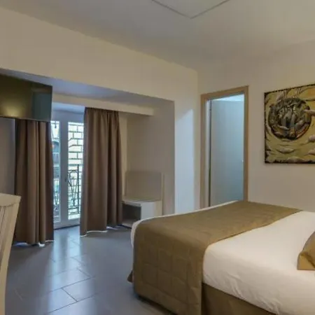 Hotel Trevi Palace