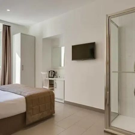 Hotel Trevi Palace 3*