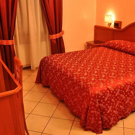 Hotel Sandra *