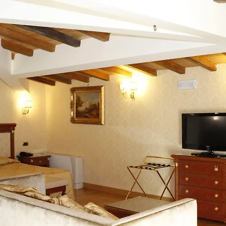 Pinciana 4*