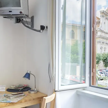 Bed & Breakfast Domus Manlii Roma