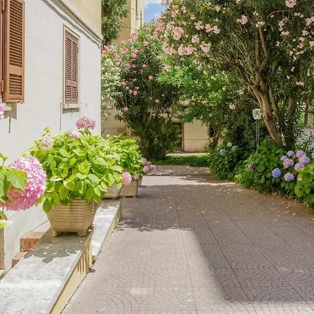 Domus Manlii Bed & Breakfast 3*