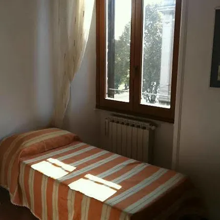 Bed & Breakfast T&v House Rome