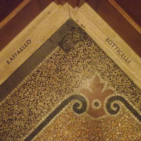 Piccolo Di Piazza Di Spagna