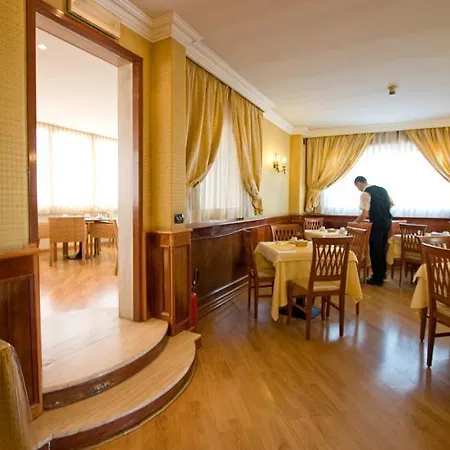 Hotel Carlo Magno 3*