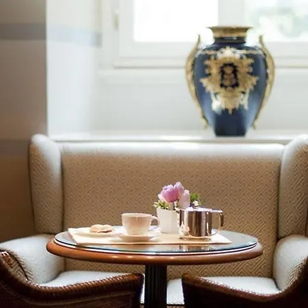 Ξενοδοχείο Marriott Grand Flora 4*