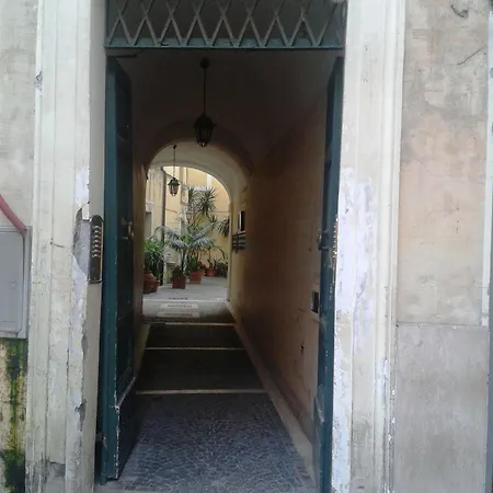 Floor Navona 2*