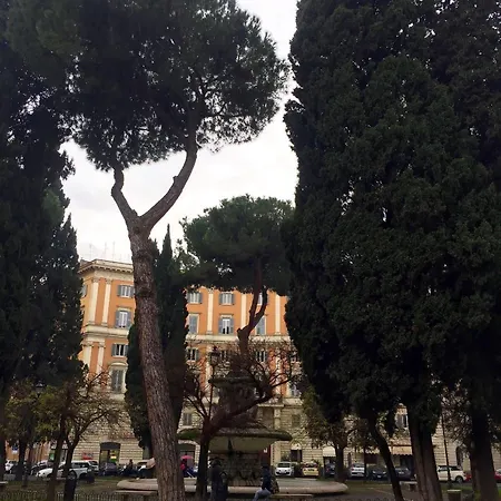 Sistine Affittacamere 2*
