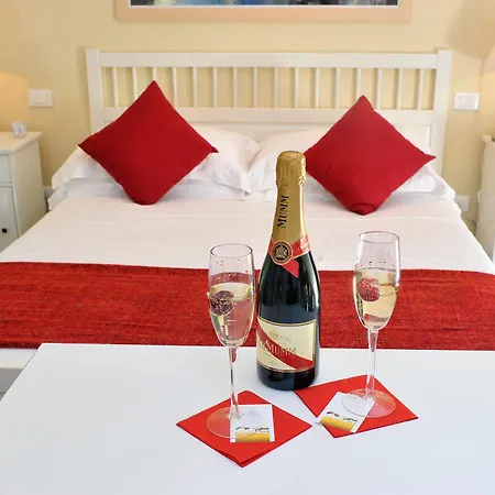 Sistine Guest house 2*