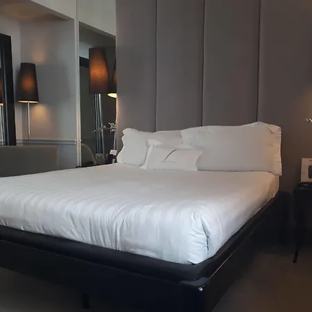 Hotel Leon's Place In Rome