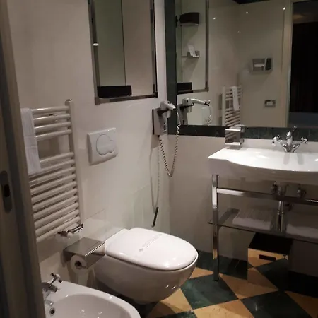 Отель Leon's Place In Рим