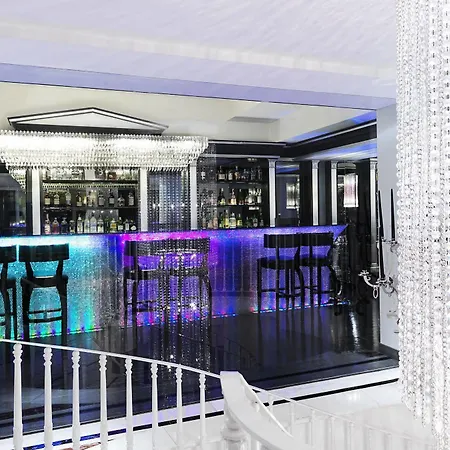 Leon's Place In Hotel Rome
