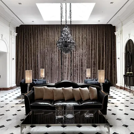 Leon's Place In 4* Rome
