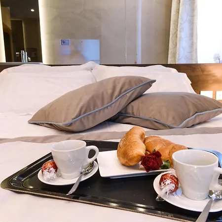 Guest house Sun Luxury Pantheon 3*