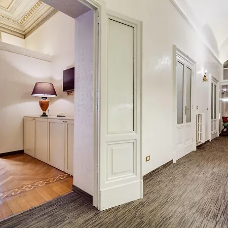 Affreschi Su Luxury Rome