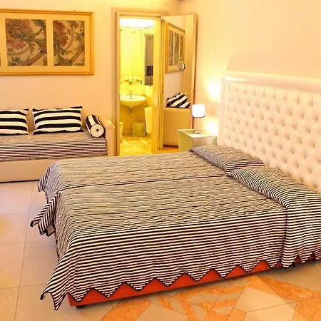 Residenza Al Corso Bed & Breakfast 3*