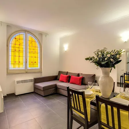Appartamento Elegant Behind The Colosseum Roma