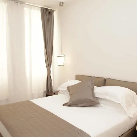 Maison Maneli 3* Roma