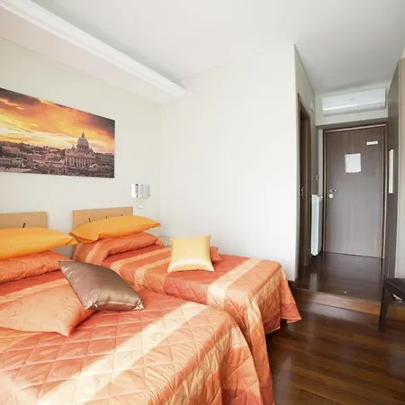 Di Fronte Alla Cupola Bed & Breakfast Rome