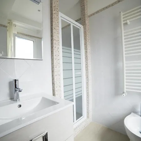 Di Fronte Alla Cupola Bed & Breakfast Rome