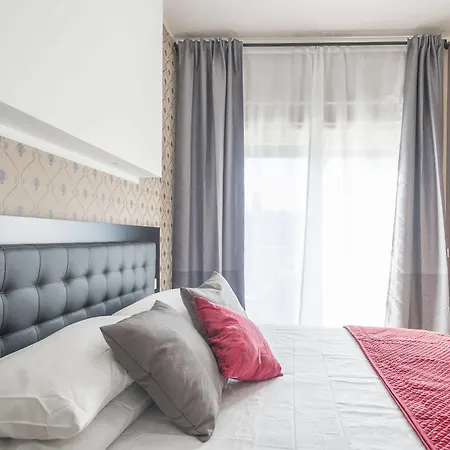 Happy In Bed & Breakfast 2*