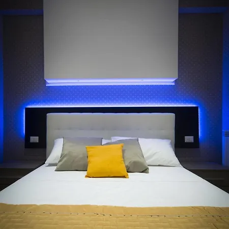 Happy In Bed & Breakfast 2*
