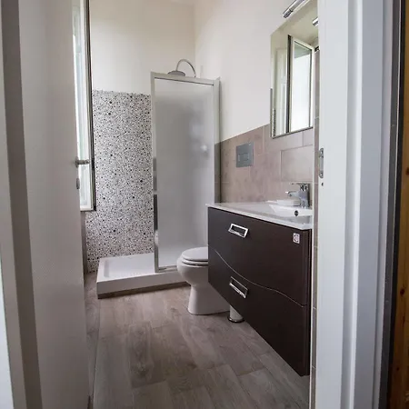 Urban Pine Rooms Guest house Rome