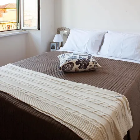 Urban Pine Rooms 2*