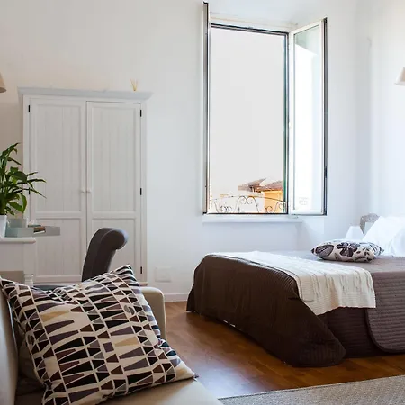 Guest house Urban Pine Rooms